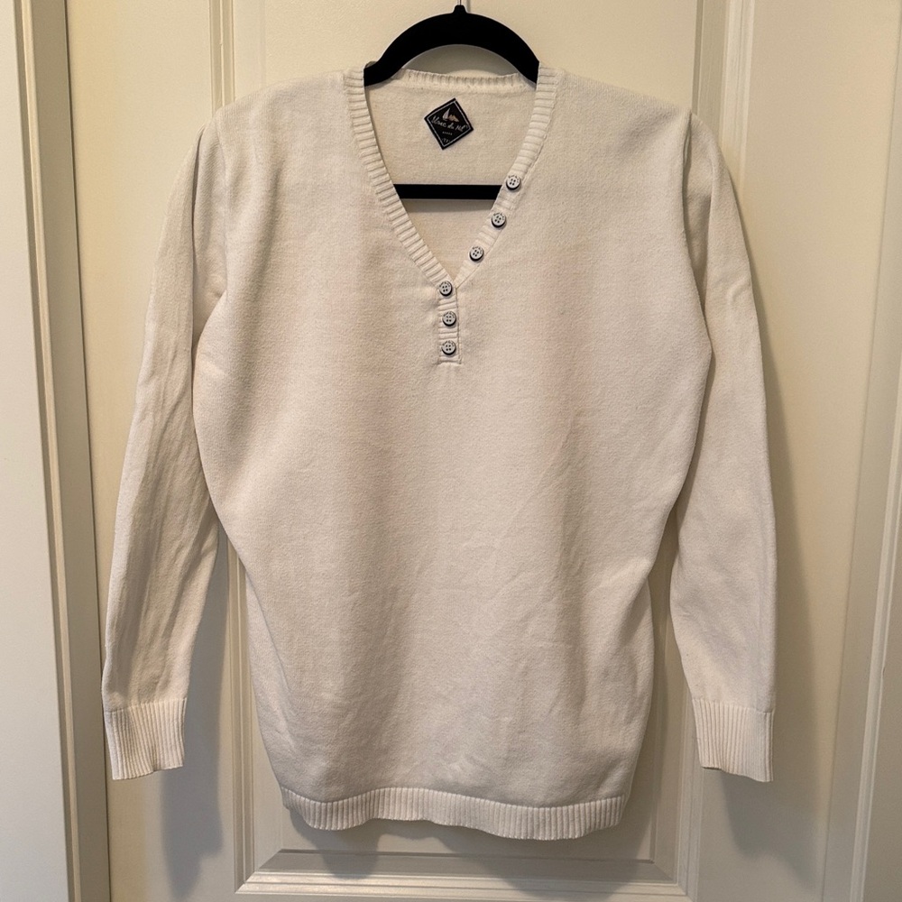 Lady’s Classic White V-Neck Sweater
